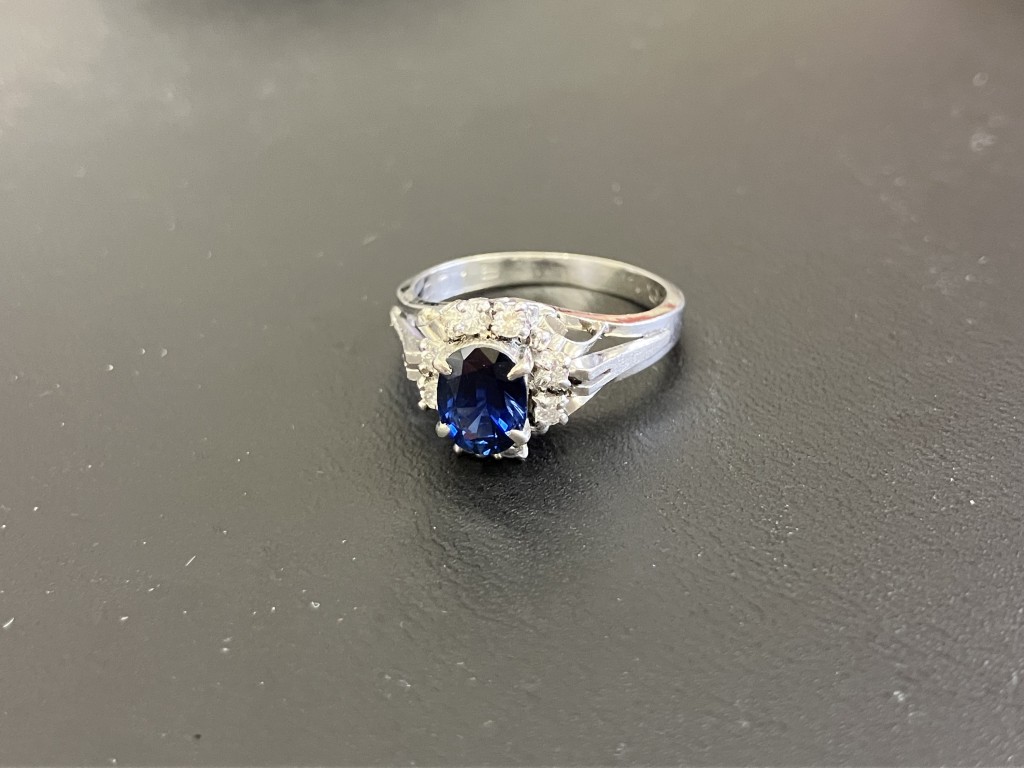 サファイア買取/おたからや箕面店/プラチナ買取/金買取/ダイヤ買取/遺品整理/箕面市のお客様