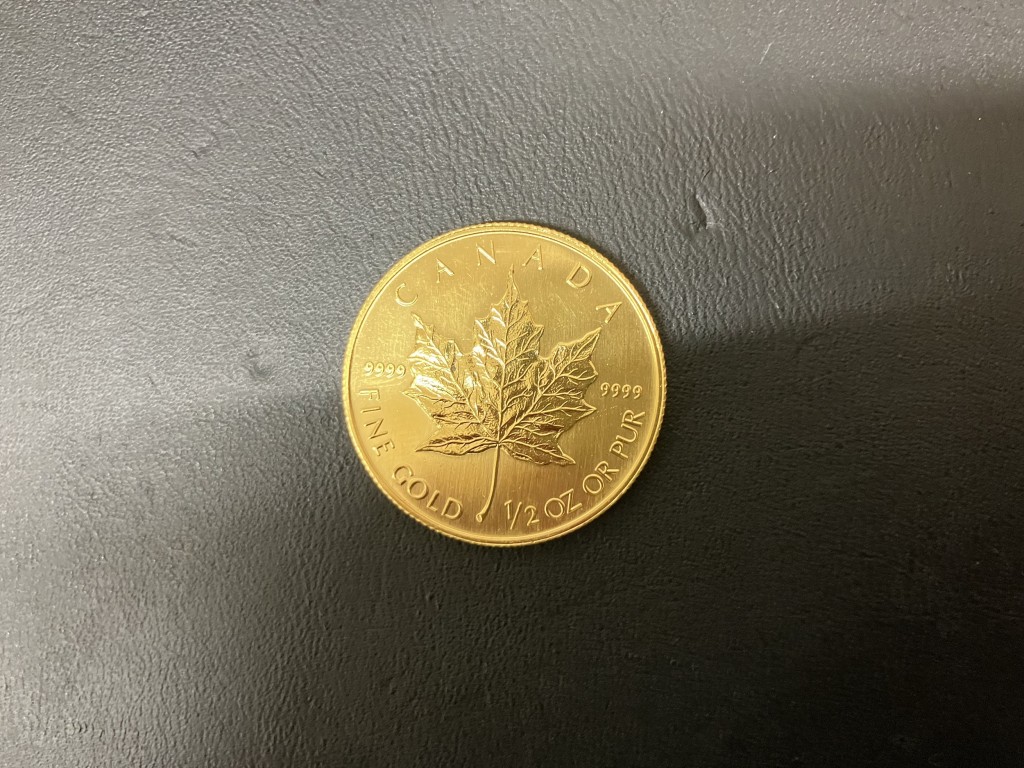 金貨買取/おたからや箕面店/メイプルリーフ買取/プラチナ買取/ダイヤ買取/箕面市のお客様