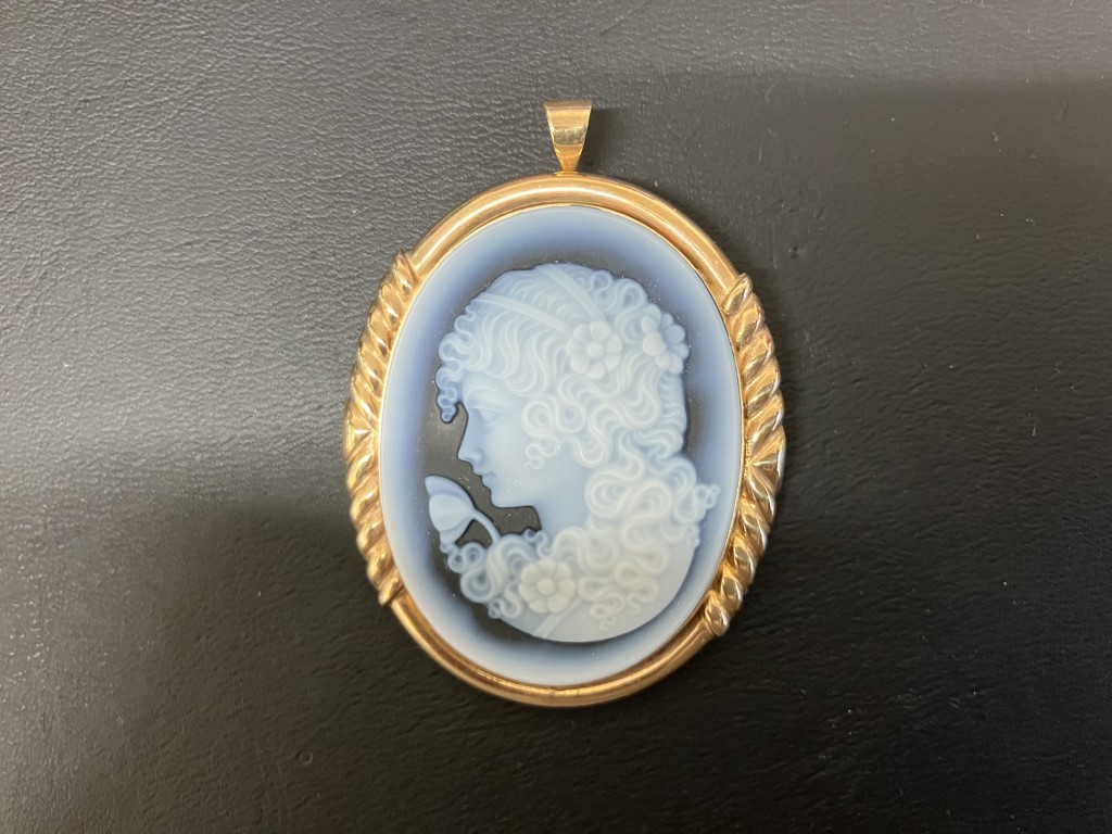 カメオ買取/おたからや箕面店/金買取/プラチナ買取/ダイヤ買取/遺品整理/箕面市/池田市のお客様