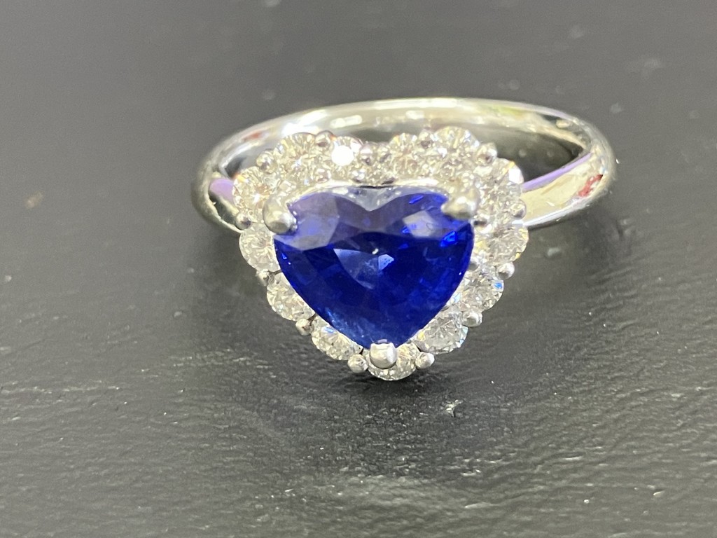 サファイア買取/おたからや箕面店/宝石買取/金買取/プラチナ買取/箕面市/池田市/豊中市のお客様